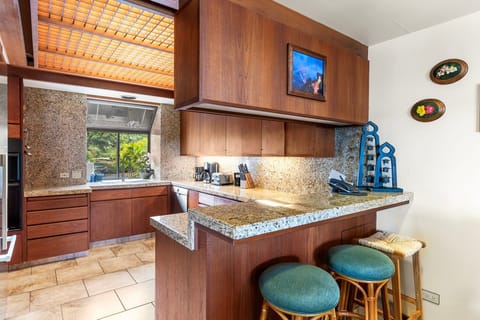 Fully Equipped Kitchen with Bar Seating