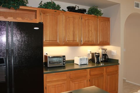 Kitchen: Coffee Maker, Keurig, Toaster.
Additional Fridge in Garage. Ice stocked