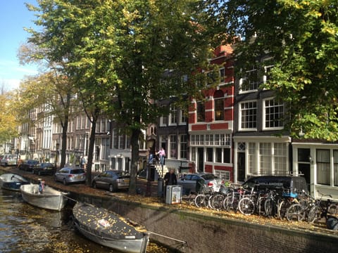 Original canal houses around Sonnenberg