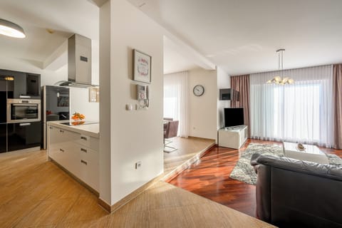 Kitchen and living room on the1st floor.