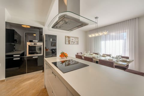 Kitchen and dining room on the1st floor.