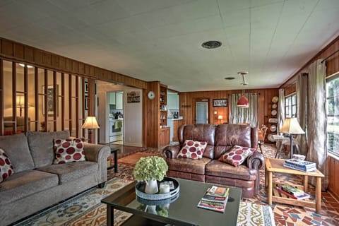 Lake Wales Vacation Rental | 2 Floors | 2BR | 2BA | 1,300 Sq Ft