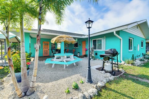 Bradenton Vacation Rental | 2BR | 2BA | 1,000 Sq Ft | 1 Small Step for Access