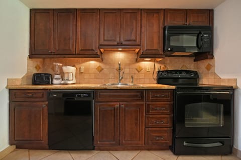 Equipped w/blender, coffee maker, toaster.  Fully stocked, just bring your food