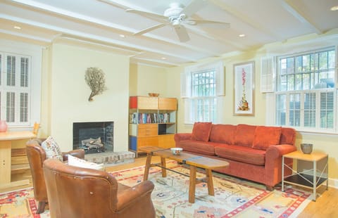 Welcome to Cohen House Garden Apartment!