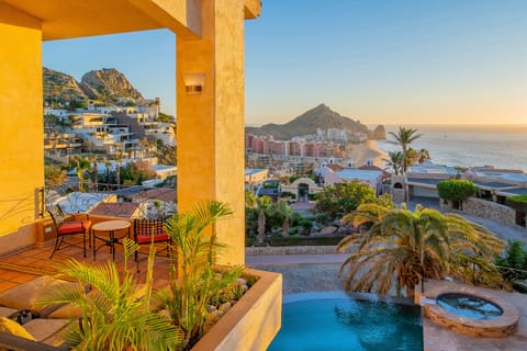 Fantastic views of the ocean and Cabo San Lucas from your villa