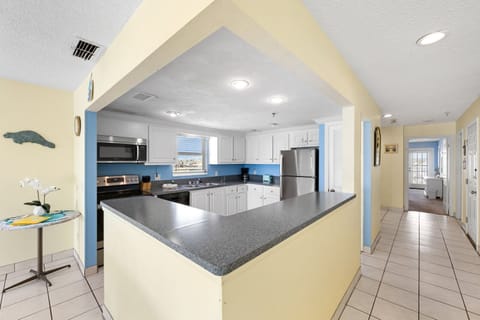Sea Breeze 308 Kitchen