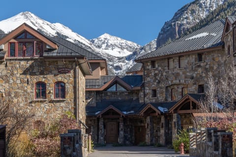 1.01-Telluride-Rivercrown7-Exterior