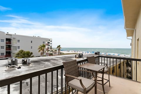 Surf Song 350 Balcony View