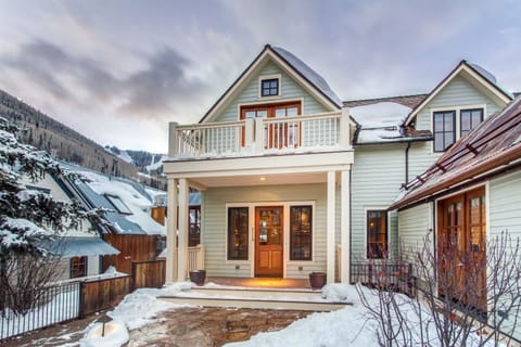 1.0-211-s-oak-exterior-front1