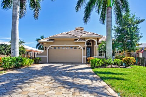 Naples Vacation Rental | 3BR | 2.5BA | 2,100 Sq Ft | 1 Step Required