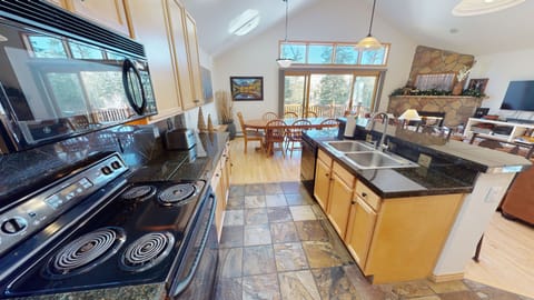 Fully Equipped Kitchen, Granite Counters - Fully Equipped Kitchen, Granite Counters