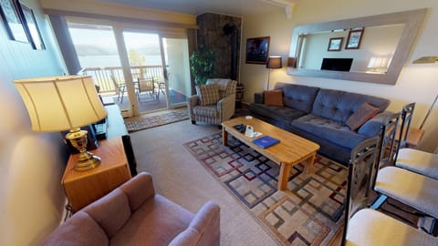 Living Area, Gas Fireplace - Living Area, Gas Fireplace