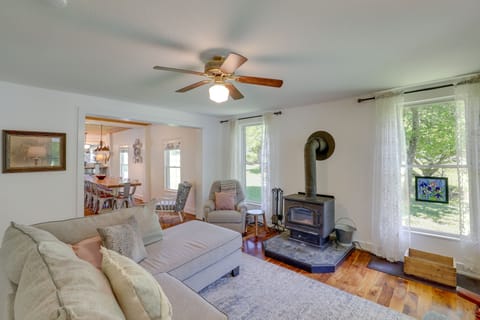 Marshall Vacation Rental | 4BR | 3BA | Stairs Required