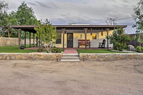 Las Cruces Vacation Rental | 1BR | 1BA | 1 Story | 600 Sq Ft