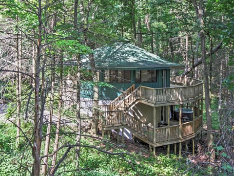 Gatlinburg Vacation Rental | 3BR | 2BA | 1,600 Sq Ft | Stairs Required