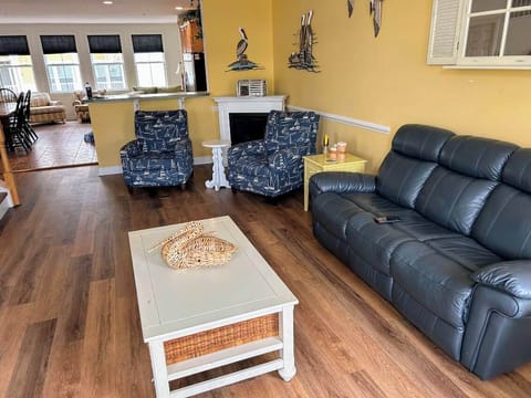 Living-Area-7-Canal-Side-Mews-Sunset-Island-Ocean-City