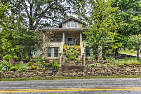Hardy Vacation Rental | 5BR | 3BA | 1,668 Sq Ft | Stairs Required to Access