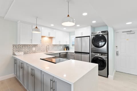 Sleek fully equipped kitchen with everything you need!