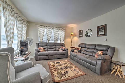 Houghton Lake Heights Vacation Rental | 2BR | 1.5BA | 1,200 Sq Ft