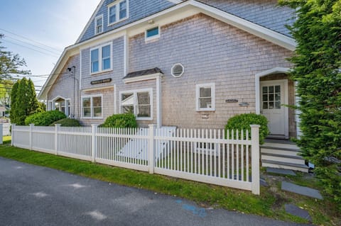 Welcome to the Priscilla House!  - 388 Main Street Chatham Cape Cod - The Priscilla House