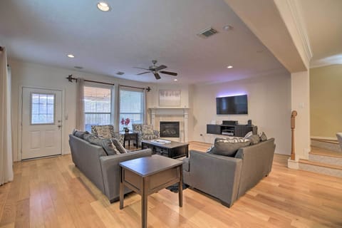 Houston Vacation Rental | 4BR | 2.5BA | 2,529 Sq Ft | Step-Free Entry