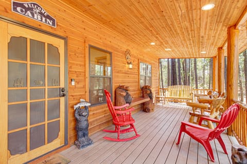 Lakeside Vacation Rental | 4BR | 3BA | 3,000 Sq Ft | Stairs Required