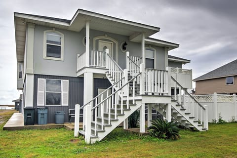 Slidell Vacation Rental Home | Stairs Required | 5BR | 2BA | 6,656 Sq Ft