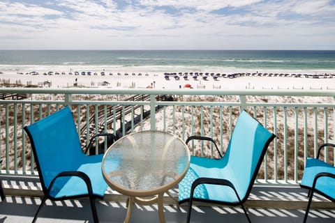 Balcony view - Yes, you are right on the beach! No obstructions, just amazing views.
