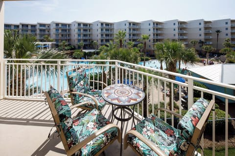 Balcony - Spacious wrap-around balcony for everyone to enjoy!