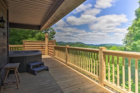 Sevierville Vacation Rental | 1BR | 1BA | 950 Sq Ft | Step-Free Access