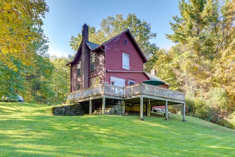 Stockbridge Vacation Rental | 3BR | 1.5BA | 1,600 Sq Ft | Stairs Required