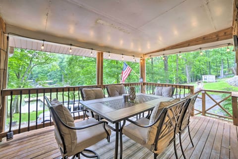 Cadiz Vacation Rental | 3BR | 2BA | 1,500 Sq Ft | Stairs Required