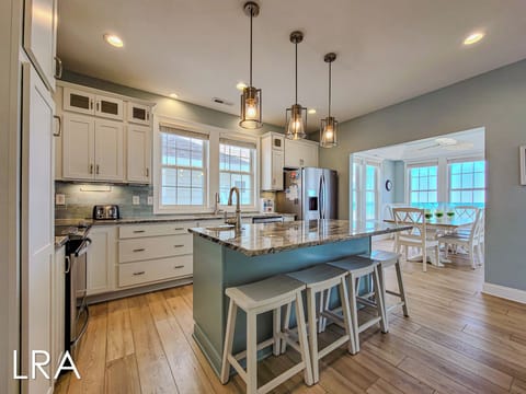 4176 Island Dr (Sea For Yourself [Int Ext Aerials]) - watermarked-11