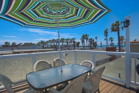 Roof Top Deck showing views to the ocean