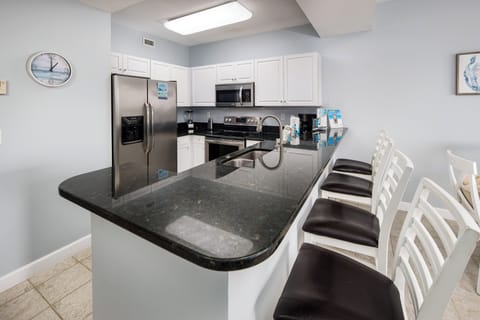 Breeakfast Bar - Additional seating at the breakfast bar.