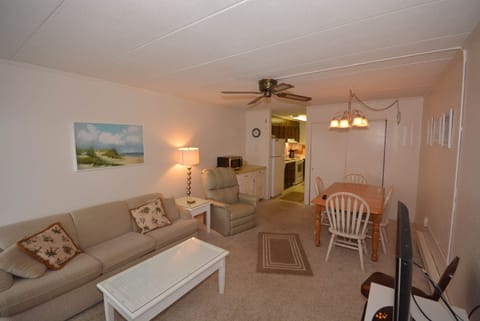 Top Royal 404-S Living Room