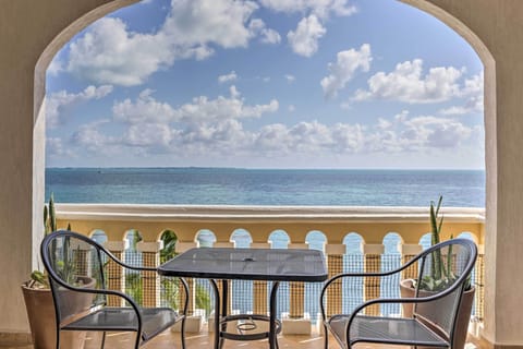 Cancun Vacation Rental | 1BR | 1BA | 1,100 Sq Ft | Stairs Required
