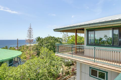 Captain Cook Vacation Rental | 3BR | 3BA | 1,733 Sq Ft | Stairs Required
