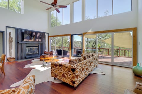 Spicewood Vacation Rental | 3BR | 4BA | 2,000 Sq Ft | 1 Step Required to Enter