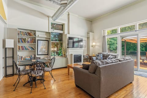 Saugatuck Vacation Rental | 1BR | 1BA | 655 Sq Ft | Stairs Required