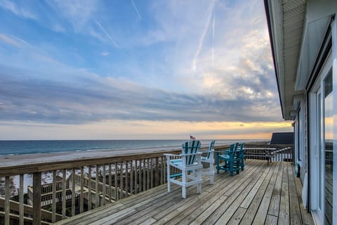 Oceanfront Deck -11