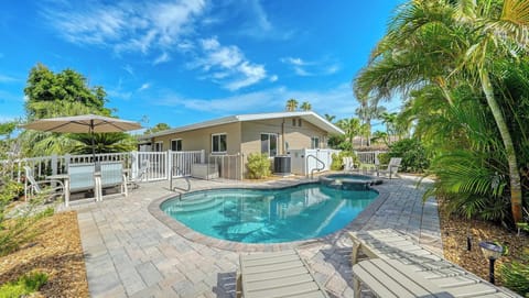 Heated Pool with Hot Tub