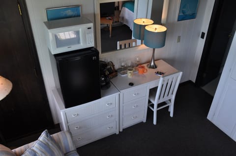 Room (33R ) | Premium bedding, blackout drapes, iron/ironing board, free WiFi