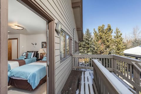 3rd Bedroom C / Fire Exit