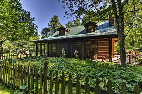 Black Mountain Vacation Rental | 3BR | 2BA | 3 Steps Required for Entry