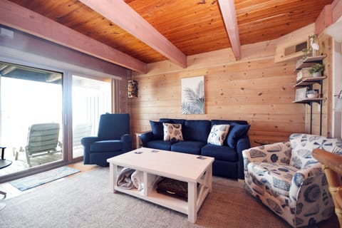 LIVING-AREA