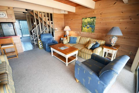 Beach Place 5 Living Room