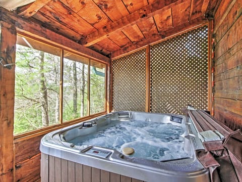 Sevierville Vacation Rental | 2BR | 2BA | 1,800 Sq Ft | Screened-In Hot Tub