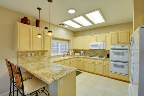 Kitchen | Breakfast Bar | Cooking Basics | Double Oven